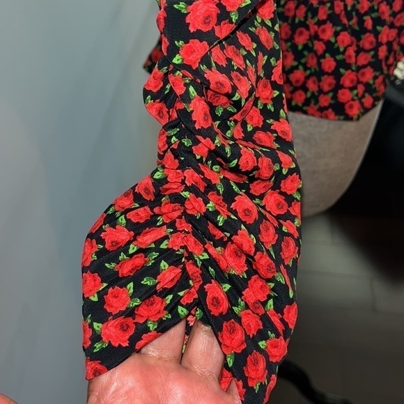 Topshop Red Rose Rushed Sleeve Blouse size 4 - Picture 3 of 8